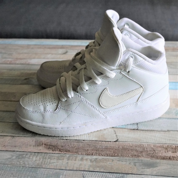 white nike mid tops